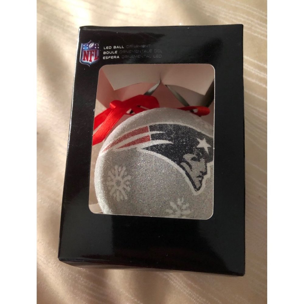 NWT New England Patriots Glass Christmas Ball Ornament Official NFL